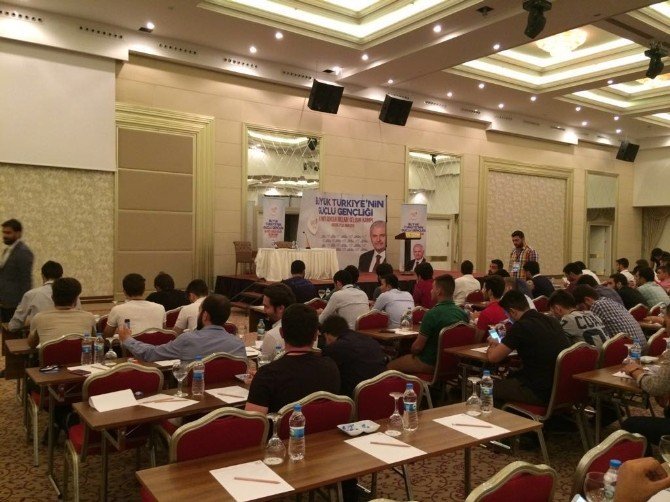 Ak Gençler Afyon’da Buluştu