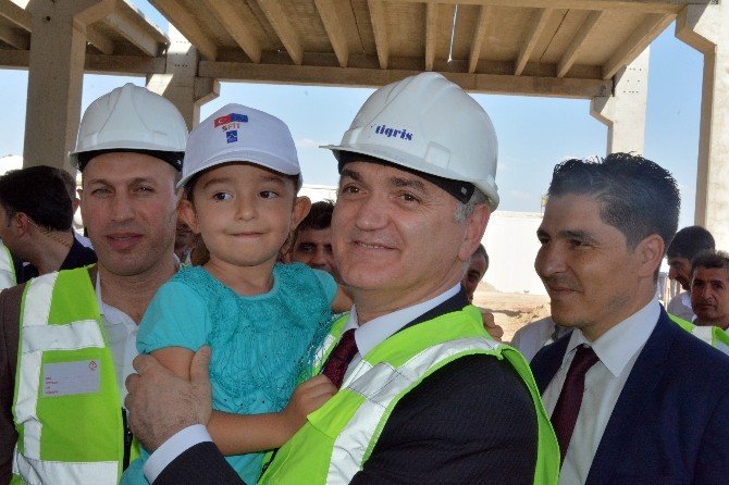 Bakan Özlü, Osb Ve Tillo İlçesini Ziyaret Etti