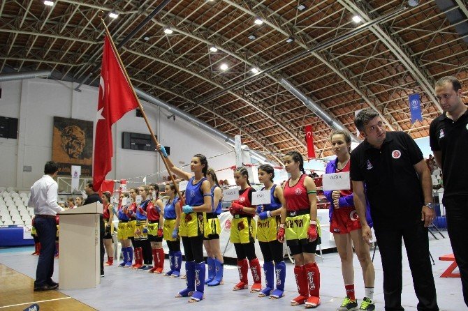 Muay Thai Şampiyonası, Şehit Ömer Halisdemir Adına Düzenlendi