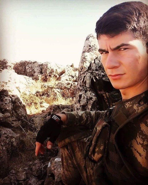 Şehit Uzman Onbaşı Cem Kanbur’un Naaşı Uçakla Havalimanına Getirildi