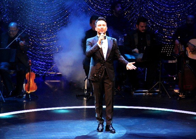 Megastar Tarkan Harbiye’yi Salladı