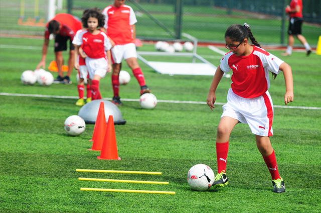 Arsenal Türkiye’ye Yıldız Yağmuru