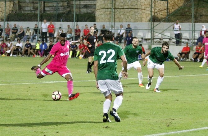 Eto’o’dan Hazırlık Maçında Hat-tirck