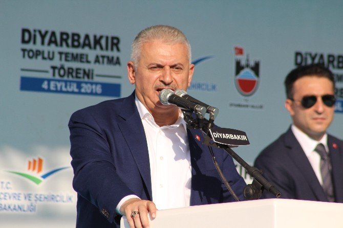 Başbakan Binali Yıldırım Diyarbakır’da Halka Seslendi
