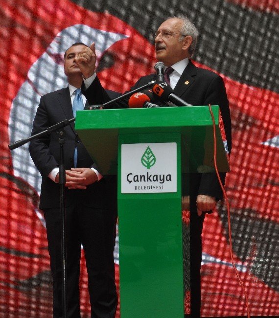Kılıçdaroğlu, Çankaya Belediyesi’nde Toplu İş Sözleşmesi Törenine Katıldı