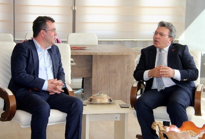 Feramuz Üstün’den Atakum’a Ziyaret