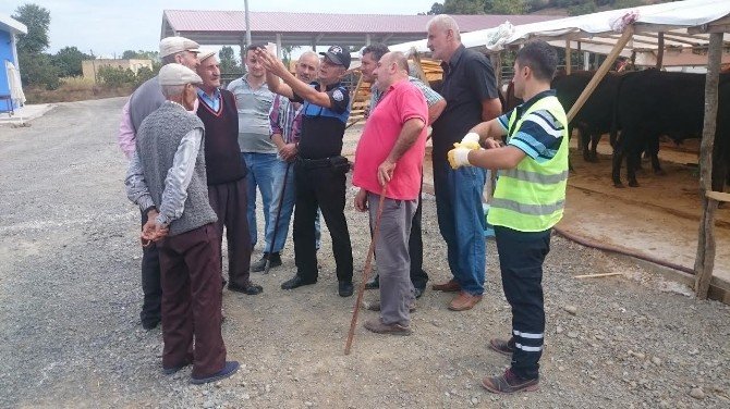 Polisten Kurban Pazarında ’Sahte Para’ Eğitimi