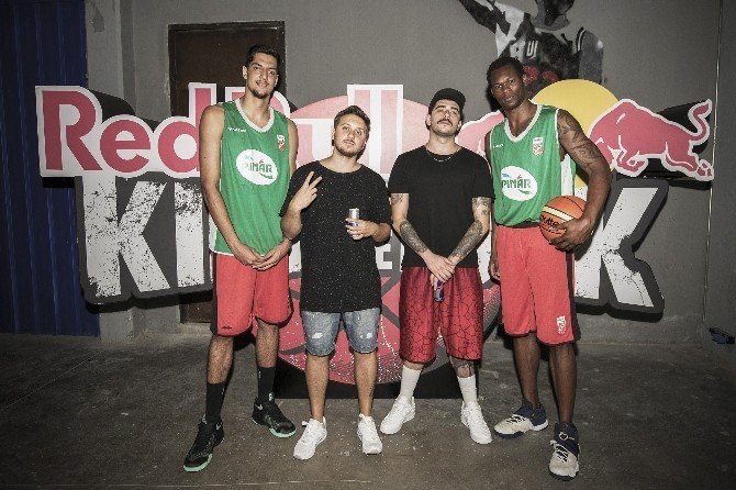 Sokak Basketbolunun Kralı Tacını Taktı