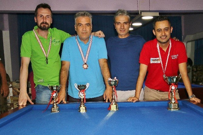 Edremit’te Bilardo Turnuvası Heyecanı