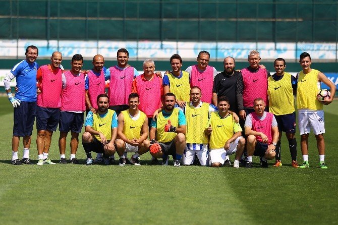 Rıza Çalımbay, Basın Mensuplarını Mağlup Etti