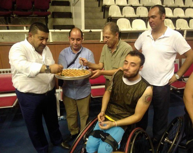Engelli Basketçilere Enerji Takviyesi