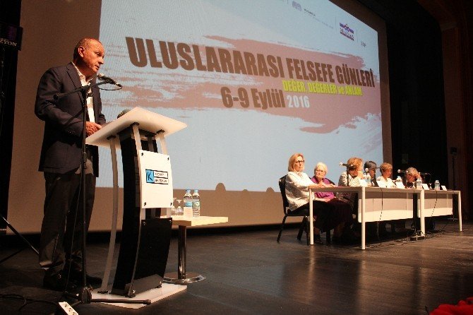 Uluslararası Felsefe Günleri İstanbul’da Başladı