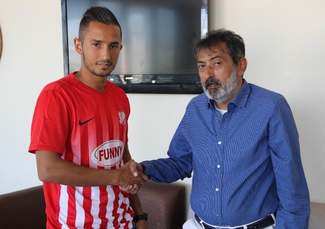 Nevşehirspor, Kozan Belediyespordan Tintin’i Transfer Etti