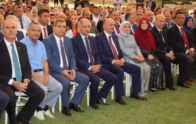Eski Ve Yeni Bakan Nikah Şahitleri Oldu