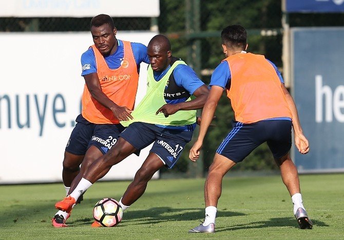 Fenerbahçe, Bursaspor Maçı Hazırlıklarını Sürdürüyor