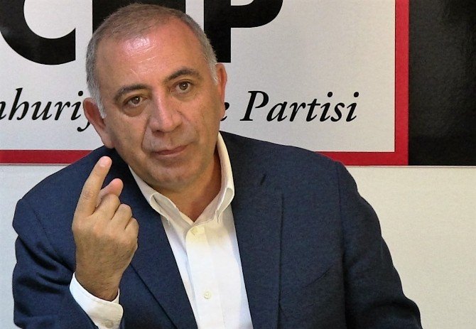 Gürsel Tekin: "Resmi Paylaşın Kendimi Taksim Meydanına Asacağım"