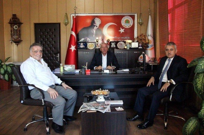 Sadef’ten Başkan Uyar’a Davetiye