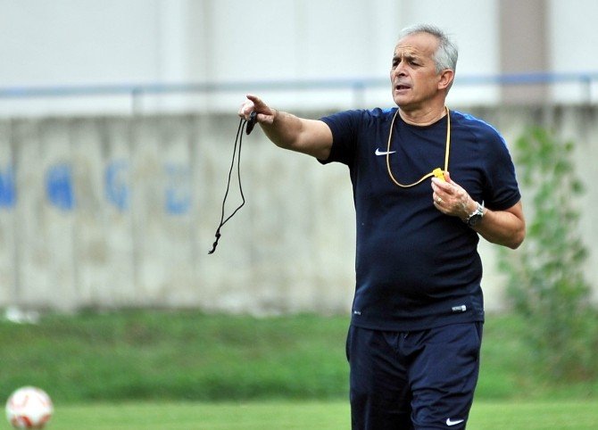 İnegölspor Teknik Direktörü Özdemir: