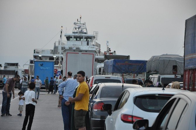 Eskihisar İskelesi’nde Bayram Yoğunluğu Başladı