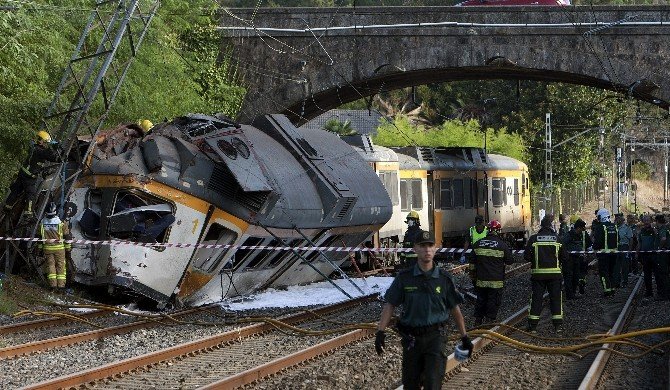 İspanya’da Tren Kazası: 3 Ölü