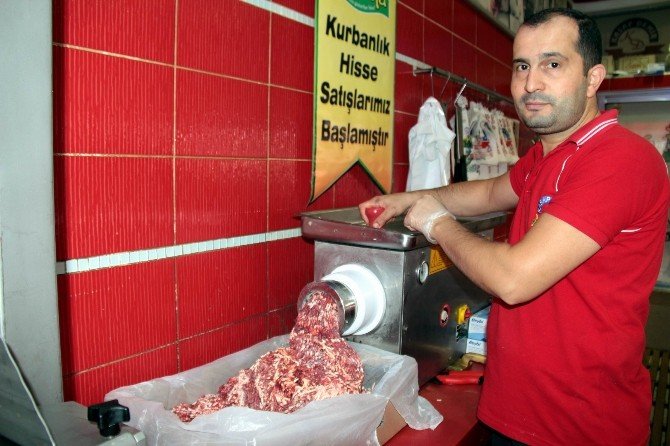 Sokakta Kıyma Çekmenin Cezası 7 Bin 700 Tl