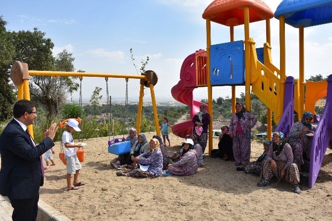 Asırlık Çitlembik Gölgesine Modern Park