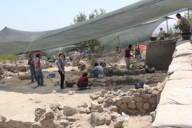 Tatarlı Höyük Kazılarında "Pati"nin Mührü Çıktı