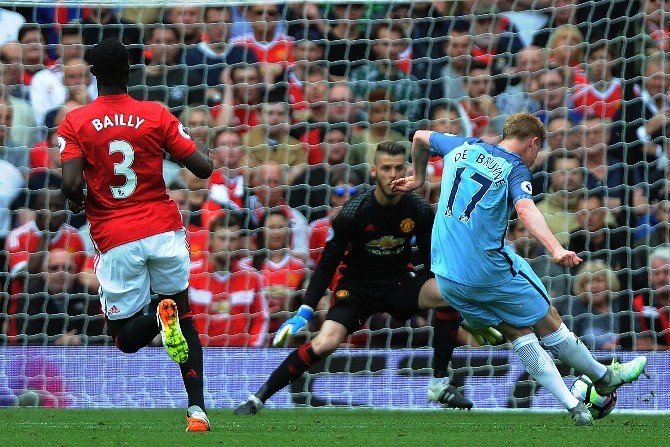 Manchester Derbisi City’nin