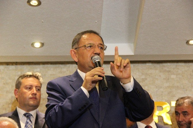 Bakan Özhaseki: "Recep Tayyip Erdoğan Tespihin İmamesi Gibidir"