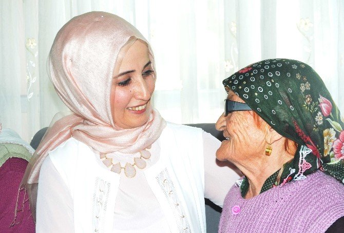 Bakan Tüfenkci’nin Eşi Esra Tüfenkci Yaşlıları Ve Çocukları Ziyaret Etti