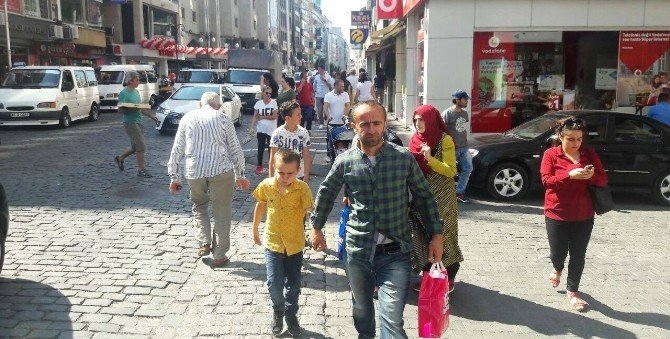Trabzonlular Bayram Hazırlığını Son Güne Bıraktı