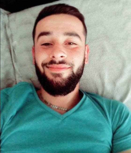 Parkta Otururken Tüfekle Vurulan Genç Hayatını Kaybetti