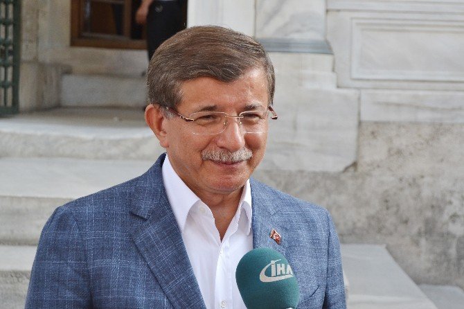 Eski Başbakan Davutoğlu: “Türkiye’nin Geleceğini Karartmak İsteyenlere Kesinlikle İzin Verilmeyecektir”