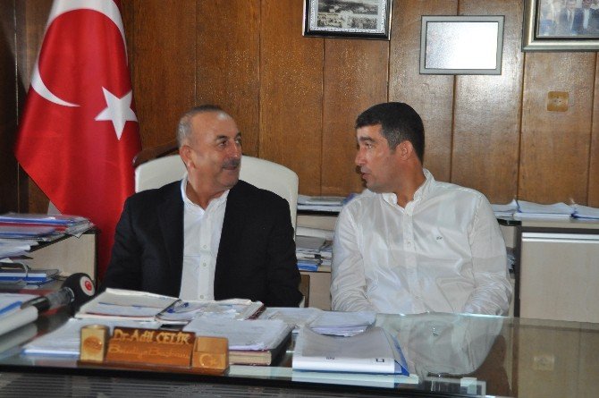 Bakan Çavuşoğlu, Gazipaşa’da Halkla Bayramlaştı
