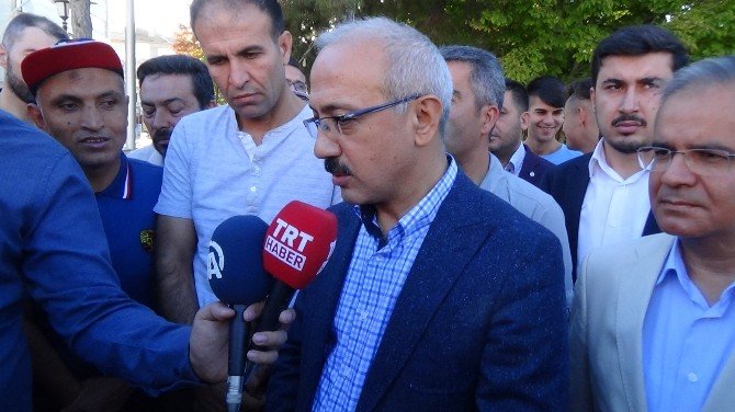 Bakan Elvan Bayram Namazını Karaman’da Kıldı