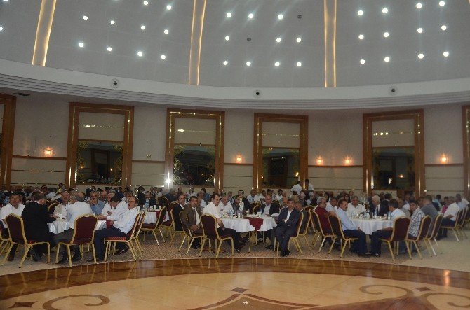 Malatya’da Ak Parti’de Bayramlaşma Töreni