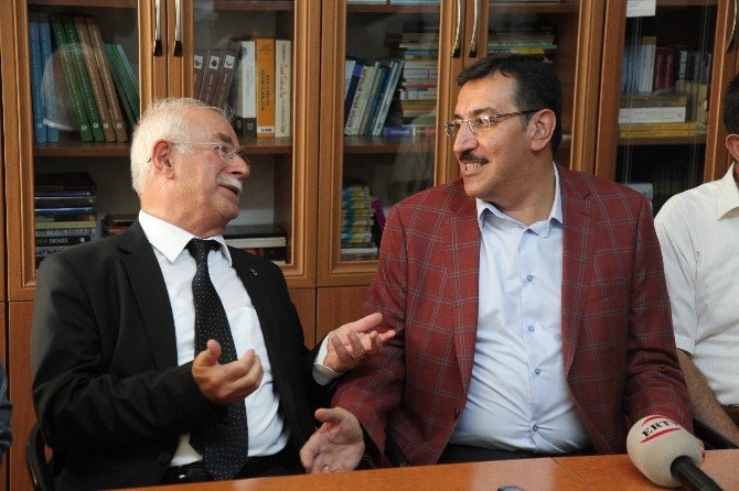 Bakan Tüfenkci, Cem Vakfı’nı Ziyaret Etti