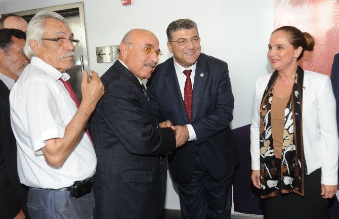 Chp Genel Merkezi’nde Partililer Bayramlaştı