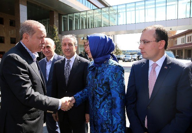Cumhurbaşkanı Erdoğan: "Seçilmişler Bal Gibi De Alınır"
