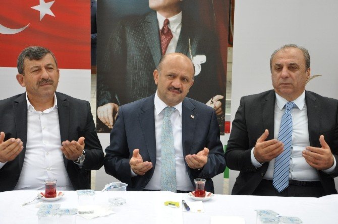 Bakan Işık, Darıca’da Halkla Bayramlaştı