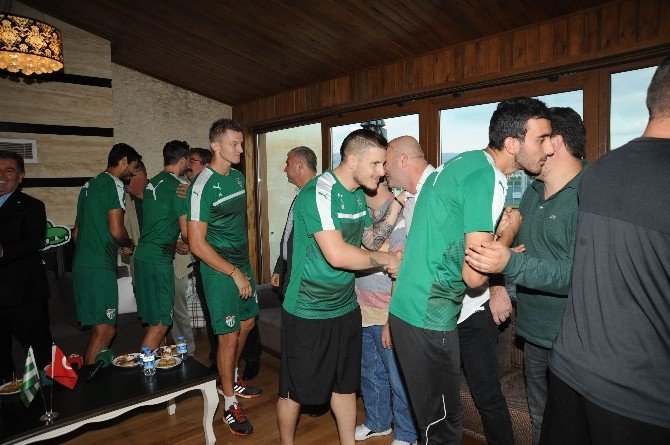 Hamzaoğlu: “Fenerbahçe’yi Yendik, Rahat Oturuyoruz Ama…”