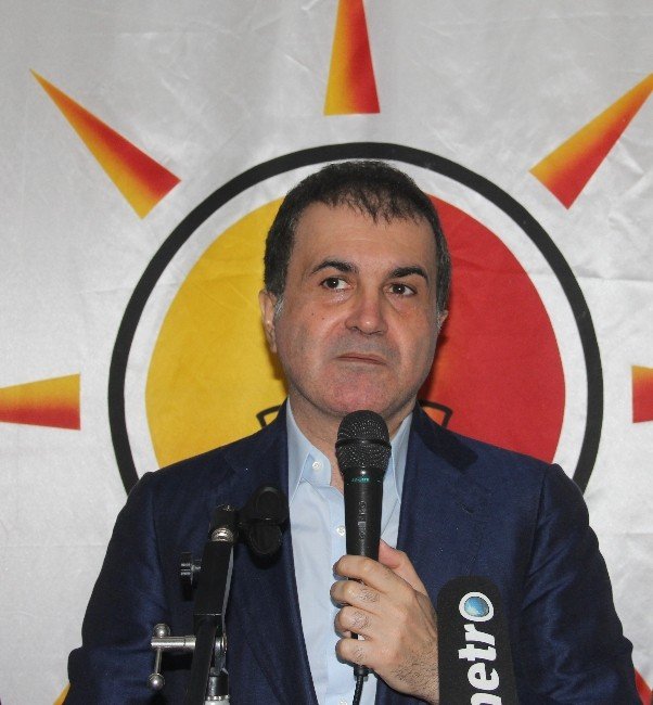 Bakan Çelik: "Bayrağımızın Yanına Hiç Kimsenin Paçavra Asmasına İzin Vermeyeceğiz"