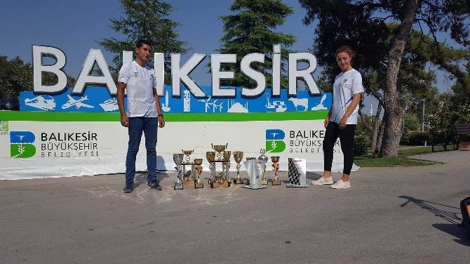 Pistlerde Balıkesir Büyükşehir Belediyespor Rüzgarı Esiyor