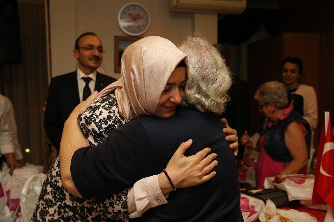 Aile Ve Sosyal Politikalar Bakanı Kaya’dan Bayram Ziyareti