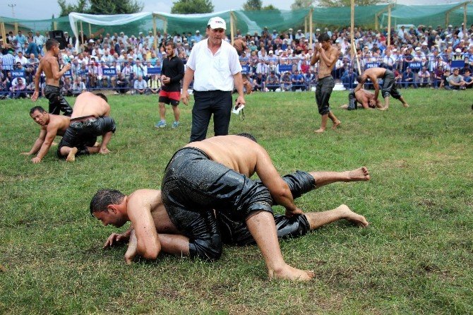 2 Saatte Yenildiği Rakibini, 1 Dakikada Yenerek Başpehlivan Oldu