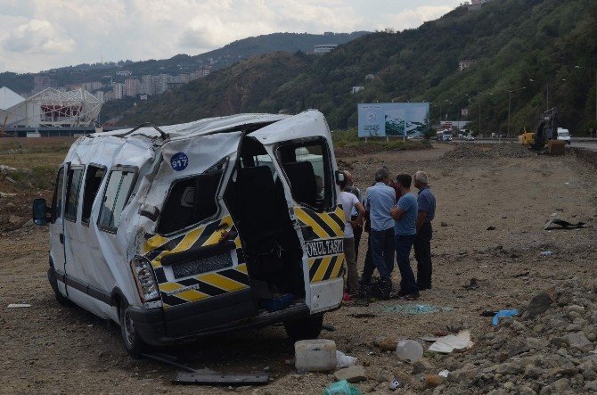 Trabzon’da Bayram Dönüşü Trafik Kazası: 12 Yaralı