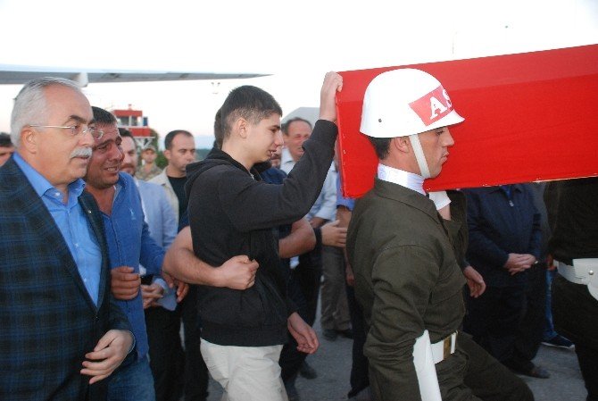 Şehit Uzman Çavuş Akatay’ın Cenazesi Tokat’a Getirildi
