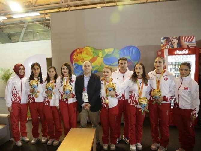 Bakan Çağatay Kılıç, Goalball Kadın Milli Takımı’nı Kutladı