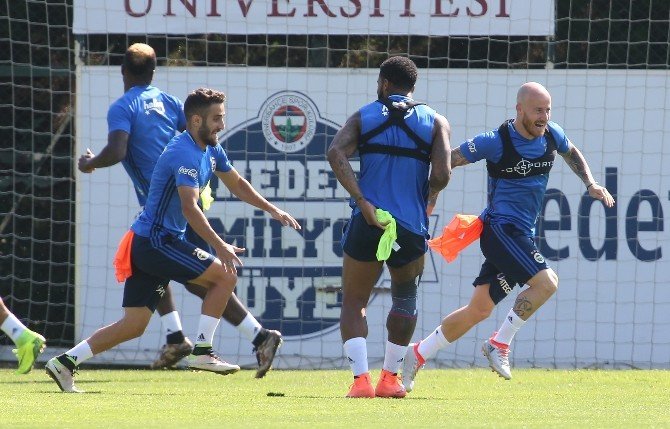 Fenerbahçe, Kasımpaşa Maçının Hazırlıklarını Sürdürüyor