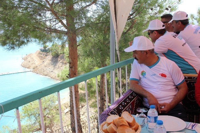 Bakan Elvan, Doğa Yürüyüşüne Katıldı